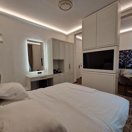 Jensen Luxury Suites Rhodes City ภายนอก รูปภาพ