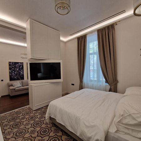 Jensen Luxury Suites Rhodes City ภายนอก รูปภาพ