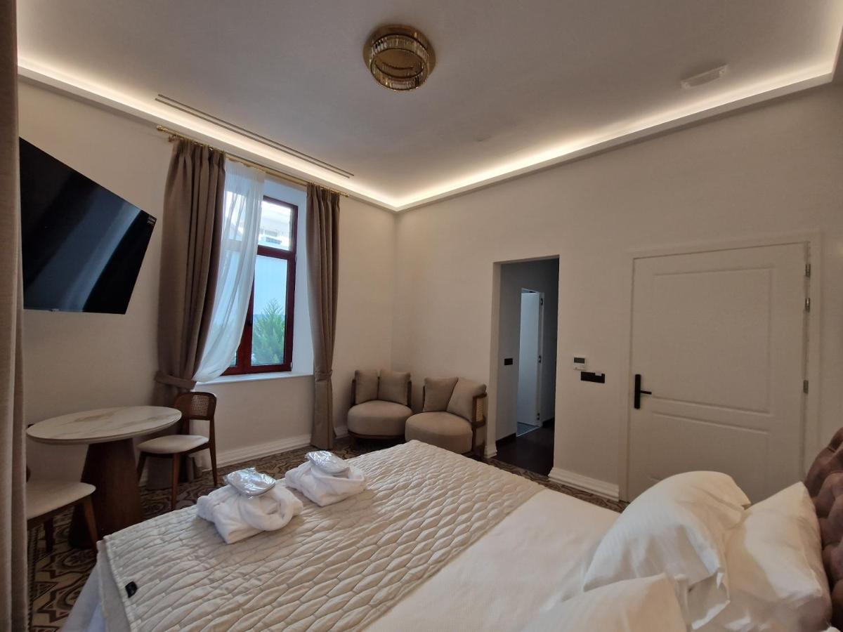 Jensen Luxury Suites Rhodes City ภายนอก รูปภาพ