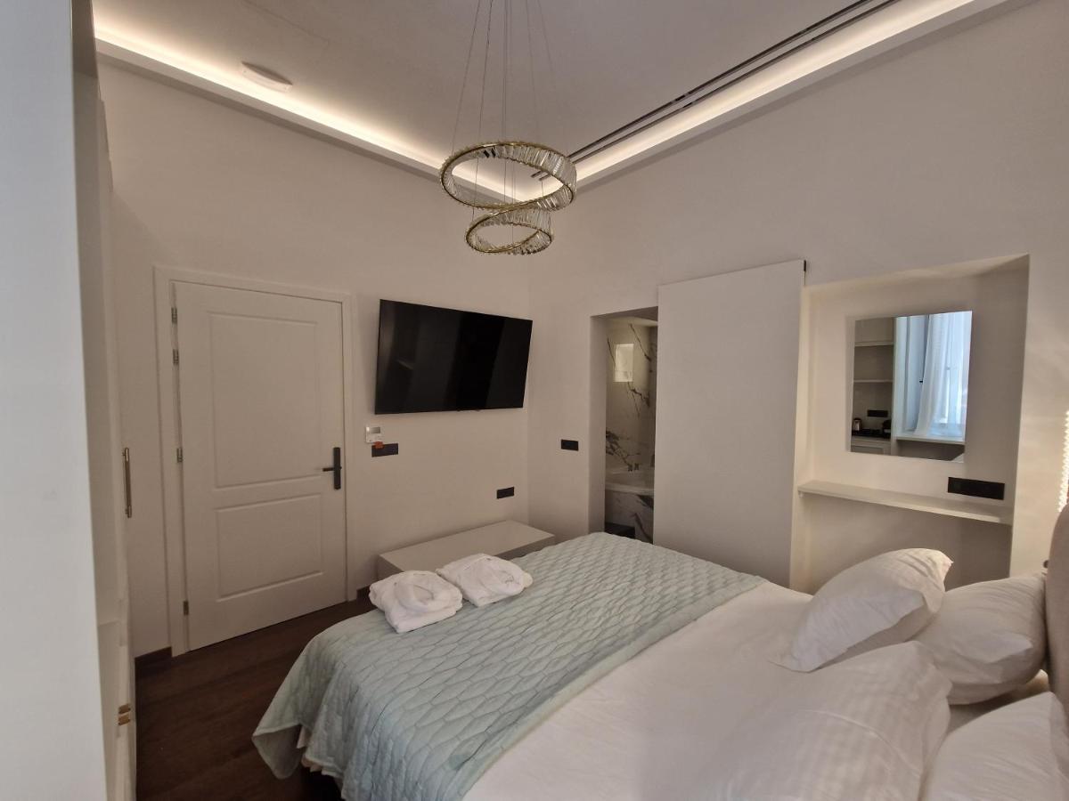 Jensen Luxury Suites Rhodes City ภายนอก รูปภาพ
