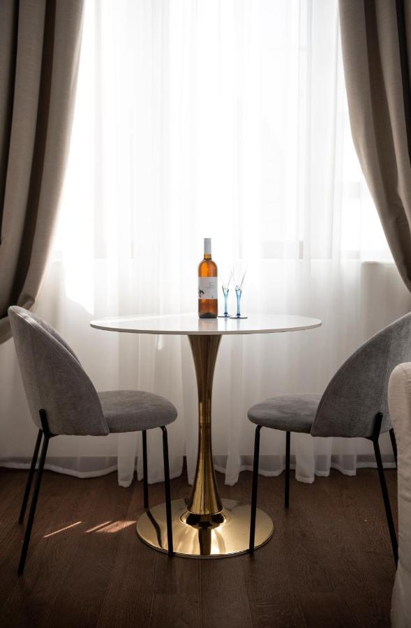 Jensen Luxury Suites Rhodes City ภายนอก รูปภาพ