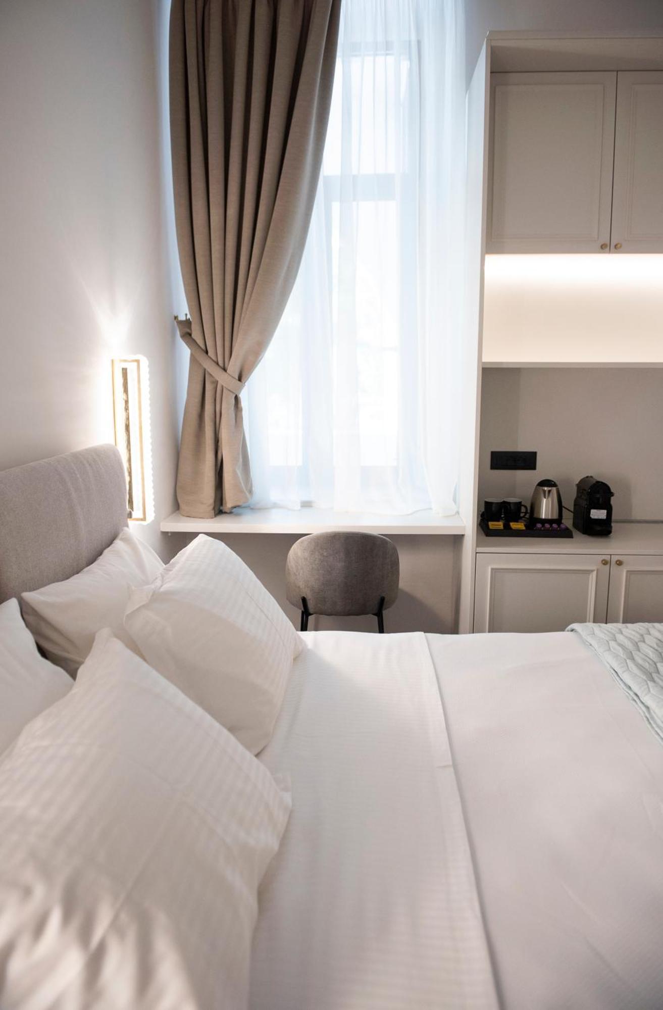 Jensen Luxury Suites Rhodes City ภายนอก รูปภาพ