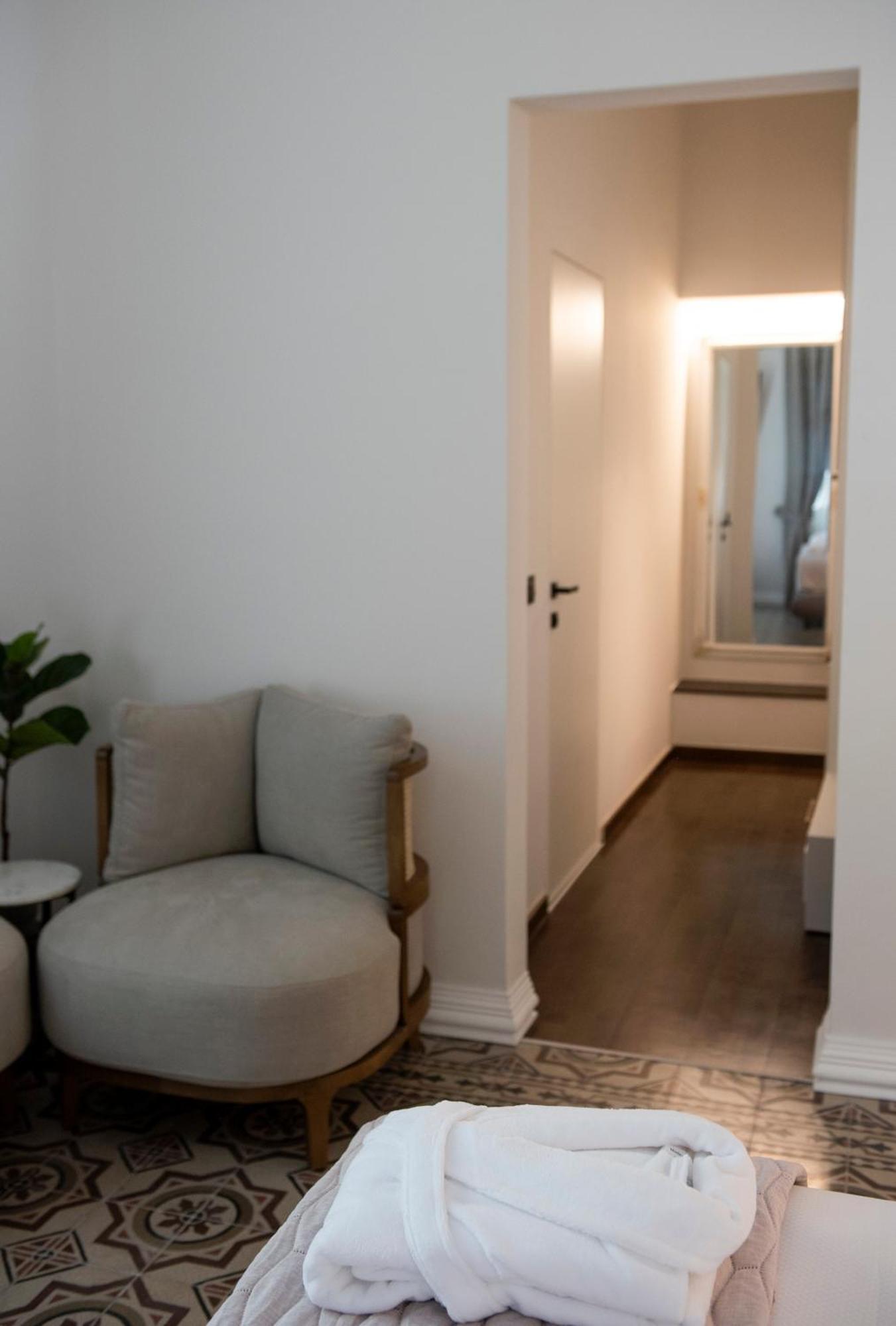 Jensen Luxury Suites Rhodes City ภายนอก รูปภาพ