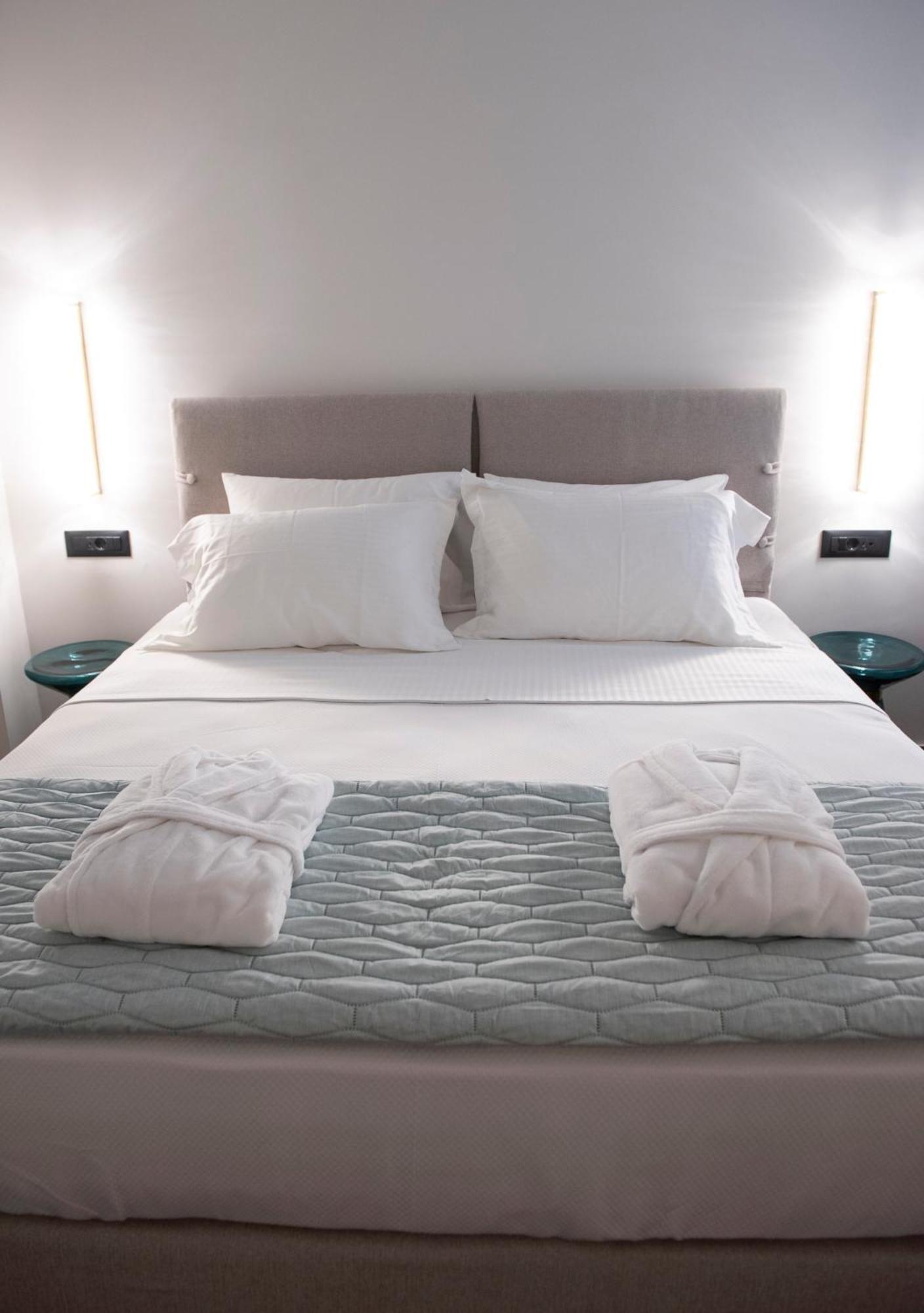 Jensen Luxury Suites Rhodes City ภายนอก รูปภาพ